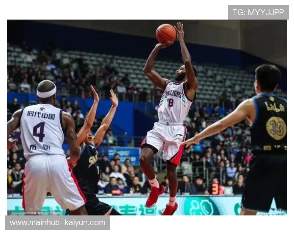 上海大鲨鱼客场挑战深圳，十连胜征程面临考验